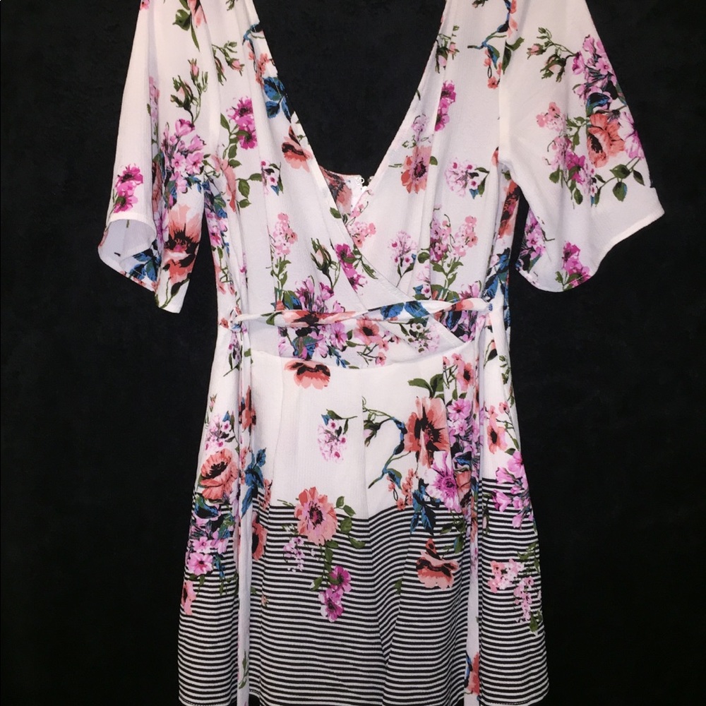 ASH & VIOLET ROMPER - Picture 2 of 3